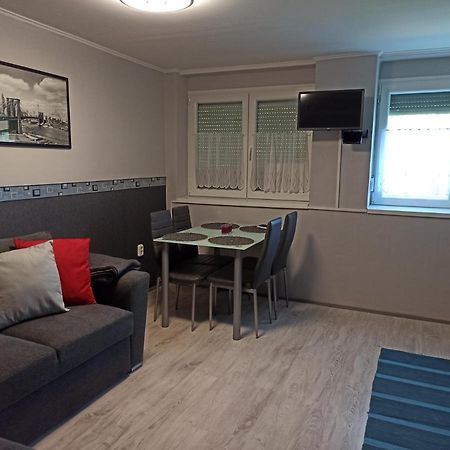 Angi Apartman- Nagyszeru Elhelyezkedes, Vendegkozpontu Szallashely-Szolgaltatas Apartment Harkány Екстериор снимка